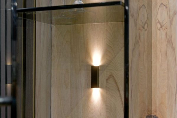 freitragende Glasböden und individuelle Beleuchtung